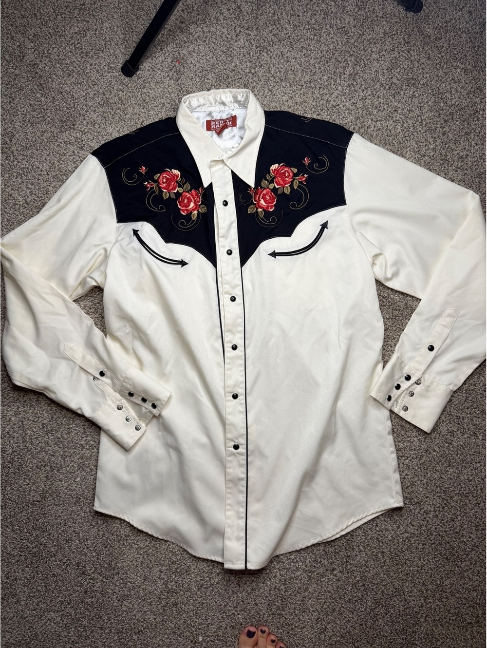 Red Ranch white western shirt with floral embroidery